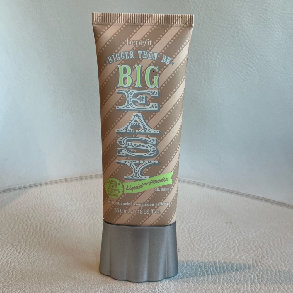 * Discontinued* Benefit Bigger than BB - multi balancing complexion perfector - Picture 11 of 11